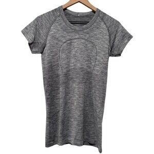 Lululemon Heathered Gray Swiftly Tech Top Women Sz 8 Short Sleeve‎ Crewneck Gym